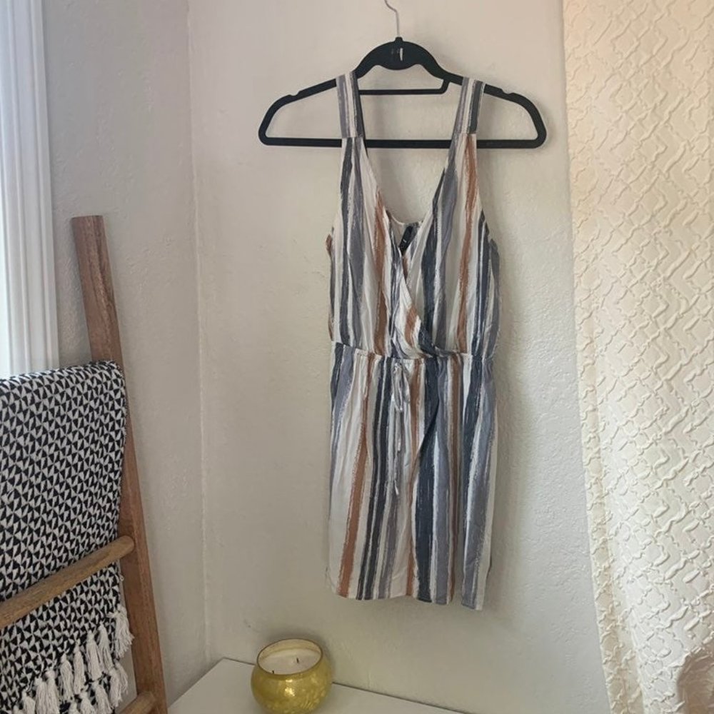 5/$20 💥 Mini white with paint stripes vertical tie dye Dress